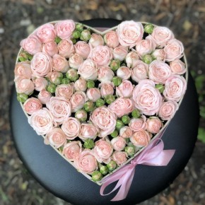 Коробочка з кущових троянд Лоліта