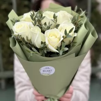 Букет из белых роз Белоснежка