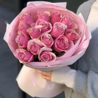 Букет из 15 розовых роз Бархат